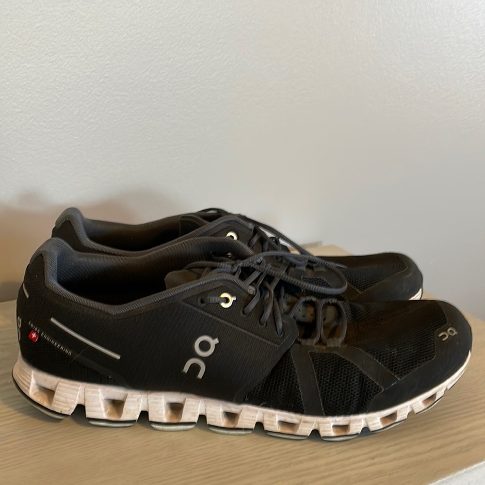 On cloud size 12 running shoes